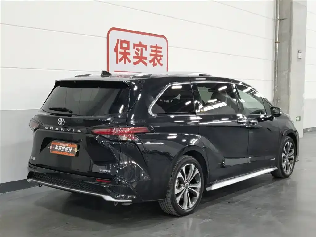 Toyota Granvia — фото 6