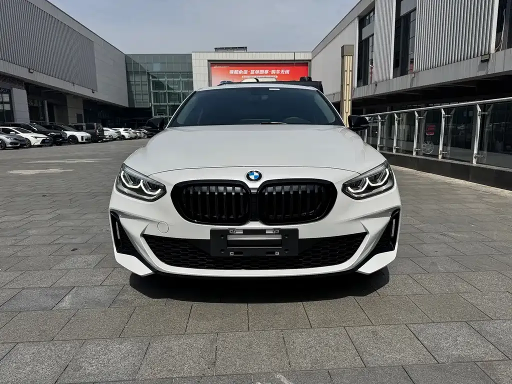 BMW 1 Series 2023 из CN, фото 6