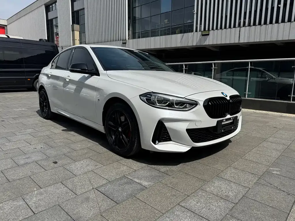 BMW 1 Series 2023 из CN, фото 8