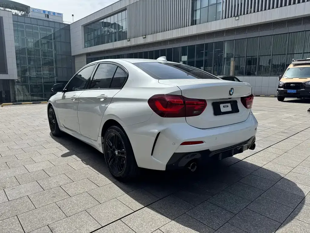 BMW 1 Series 2023 из CN, фото 5