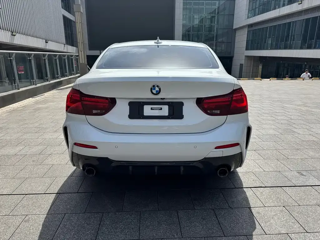 BMW 1 Series 2023 из CN, фото 7
