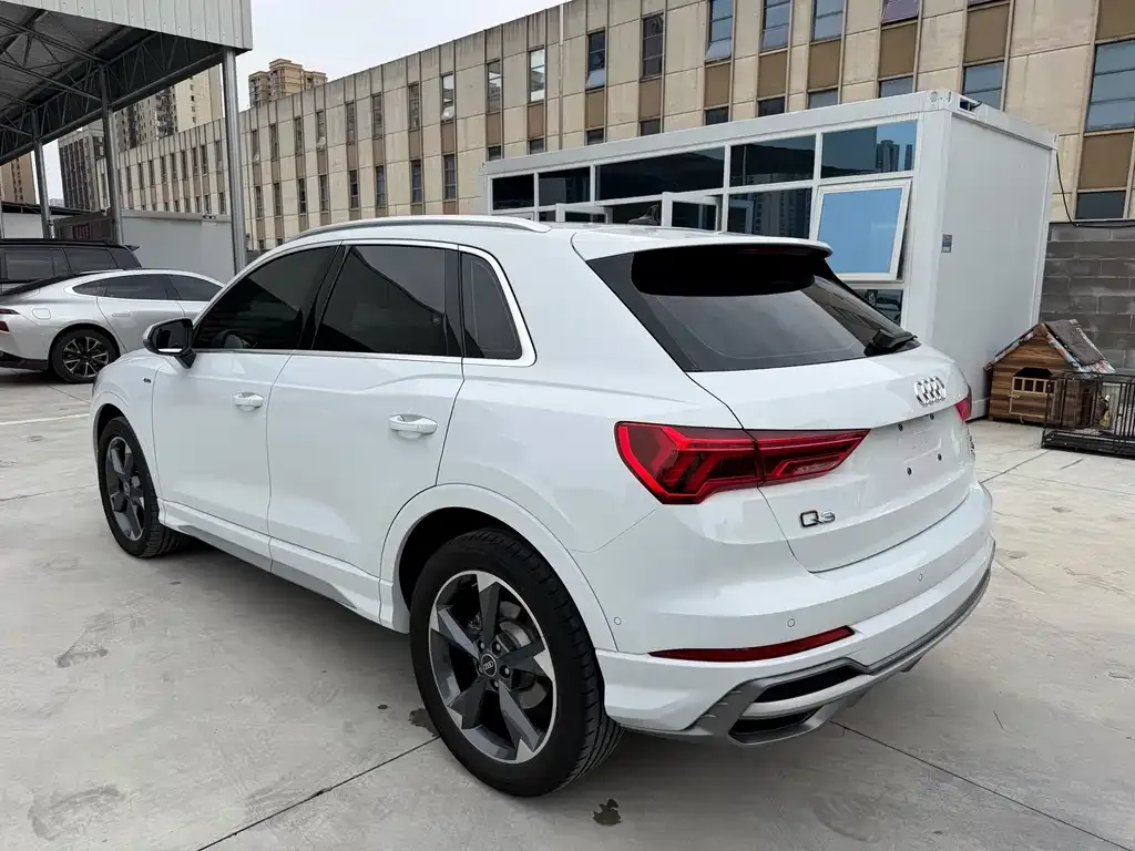 Audi Q3 — фото 6