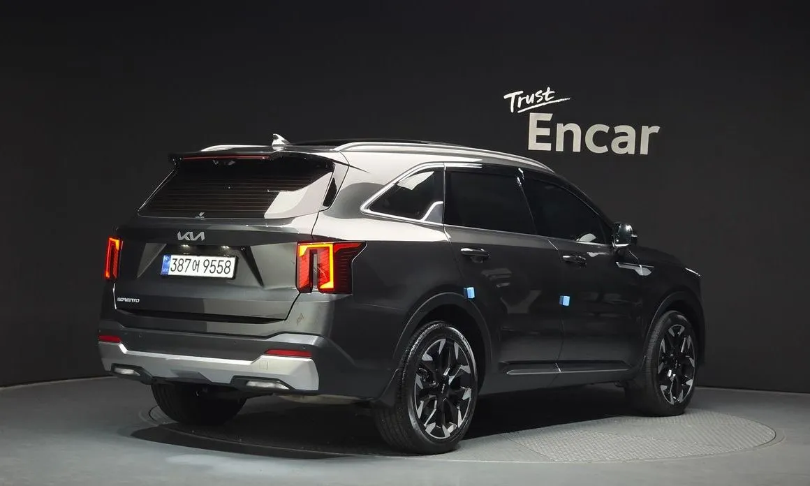 Kia Sorento — фото 7