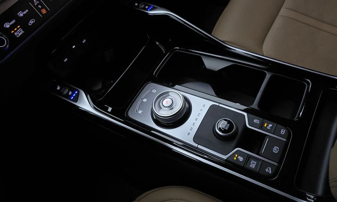 Kia Sorento — фото 10