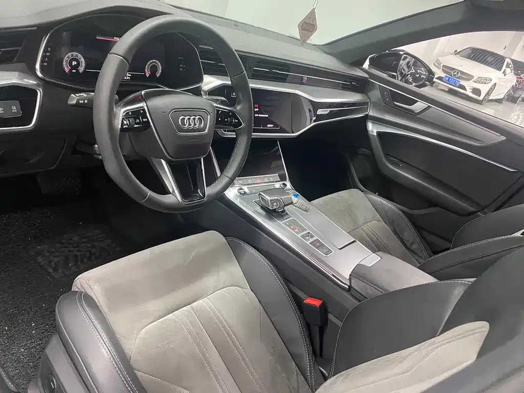 Audi A6L — фото 6