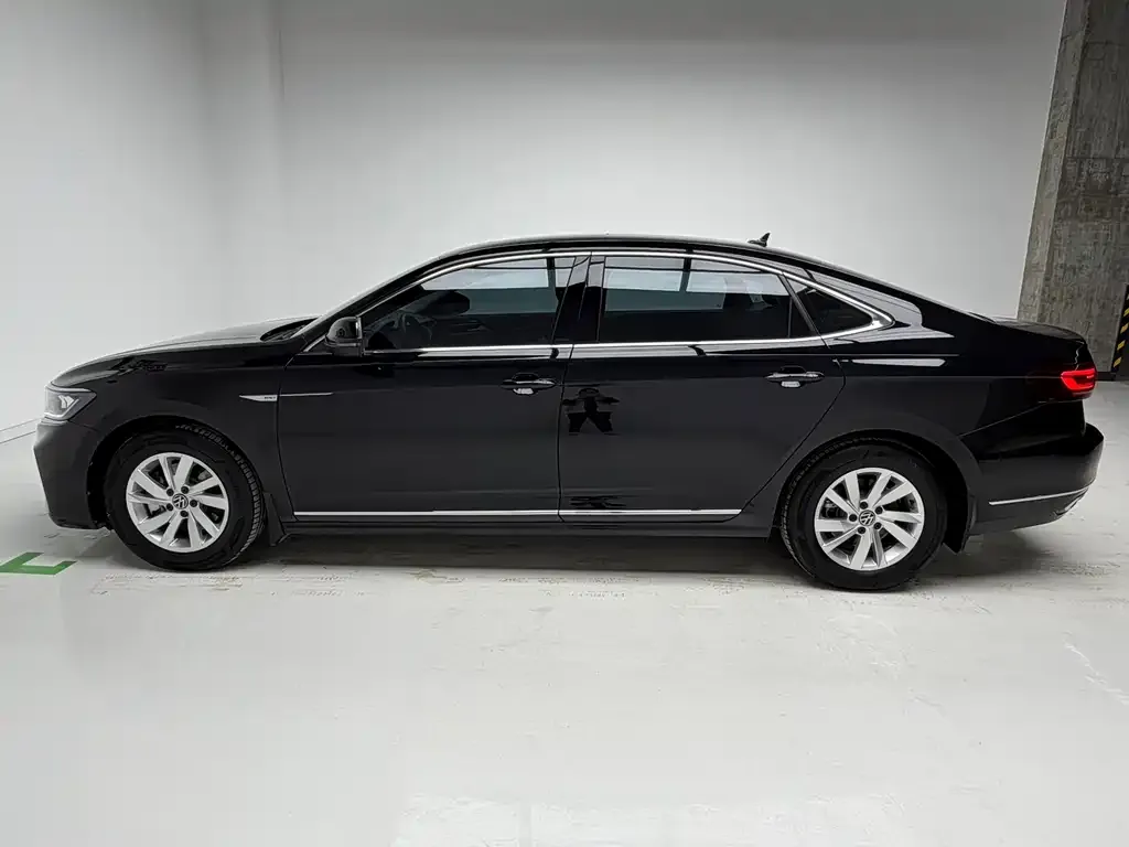 Volkswagen 帕萨特插电混动 — фото 2