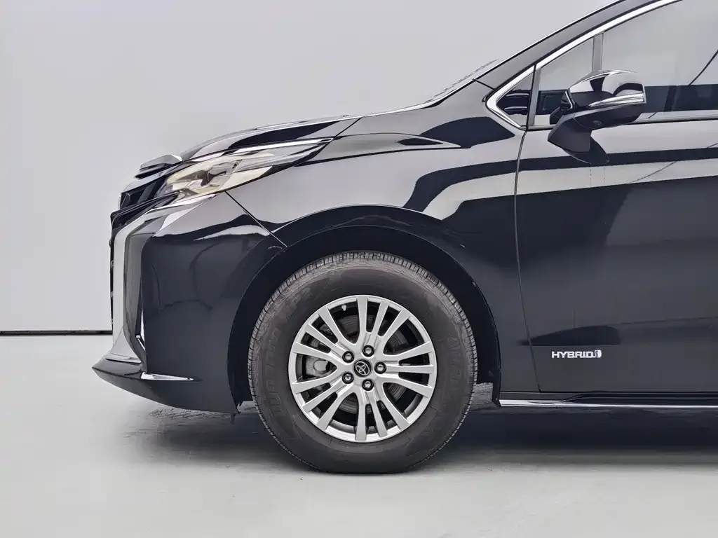 Toyota Sienna — фото 8