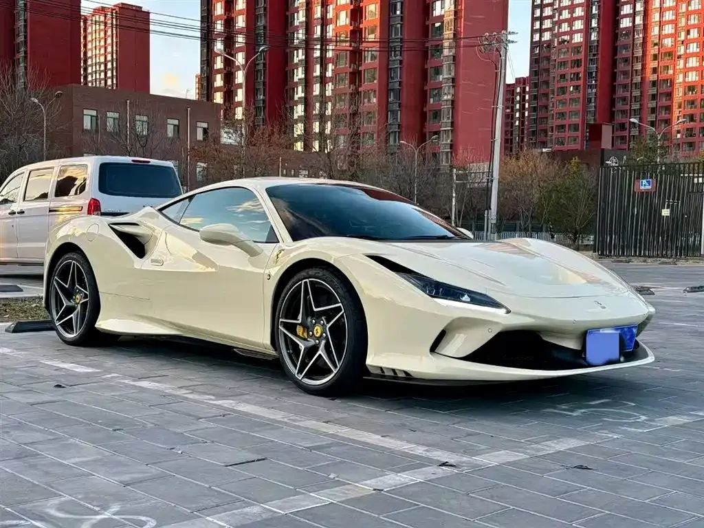 Ferrari F8 — фото 10