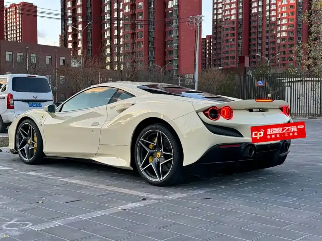 Ferrari F8 — фото 7