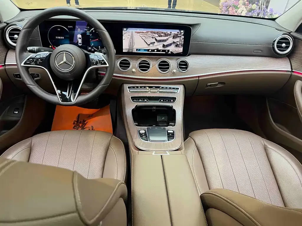 Mercedes-Benz E-Class — фото 10