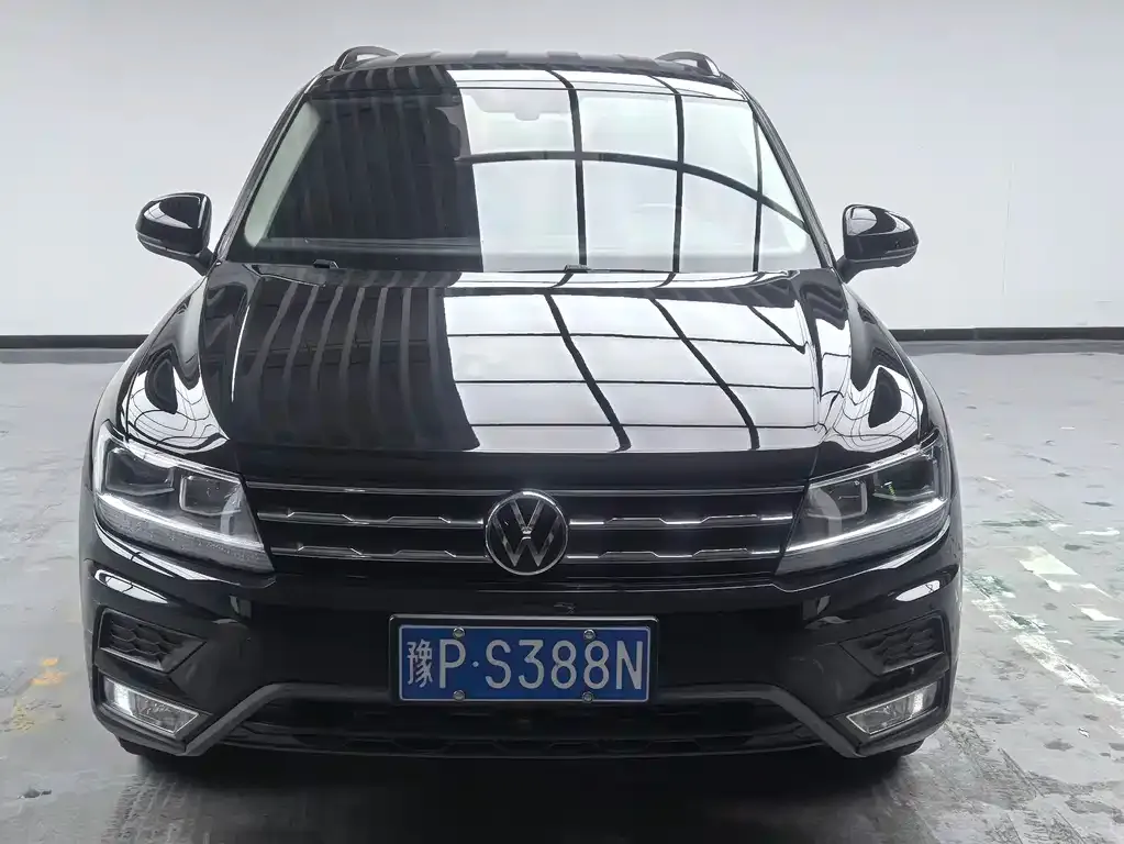 Volkswagen Tiguan L — фото 6
