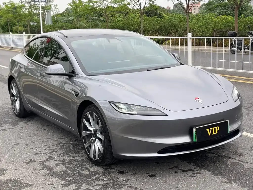 Tesla Model 3 — фото 8