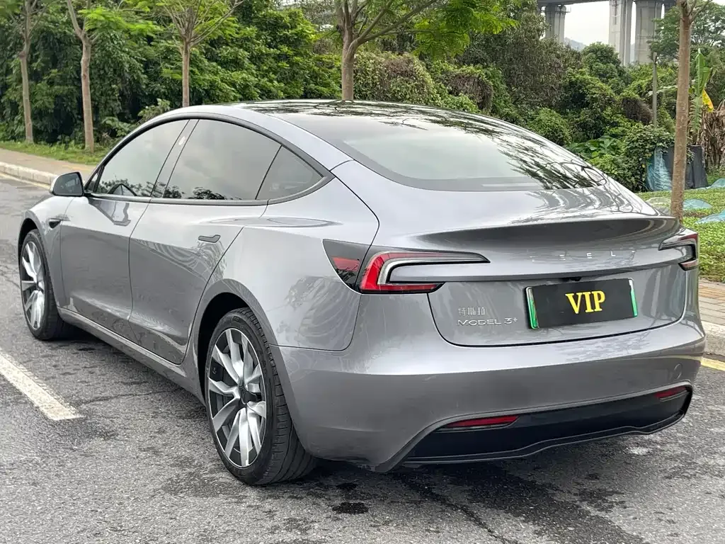 Tesla Model 3 — фото 9