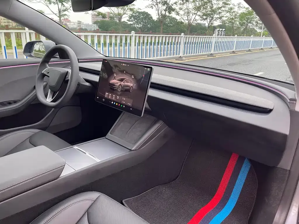 Tesla Model 3 — фото 4