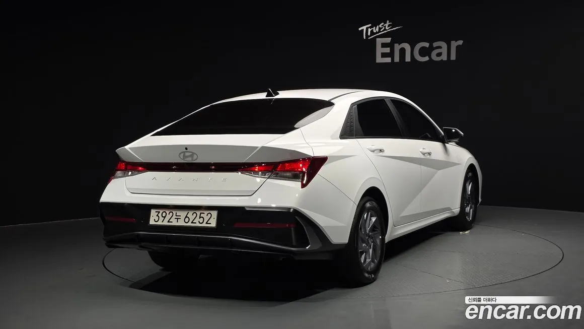 Hyundai AVANTE — фото 2