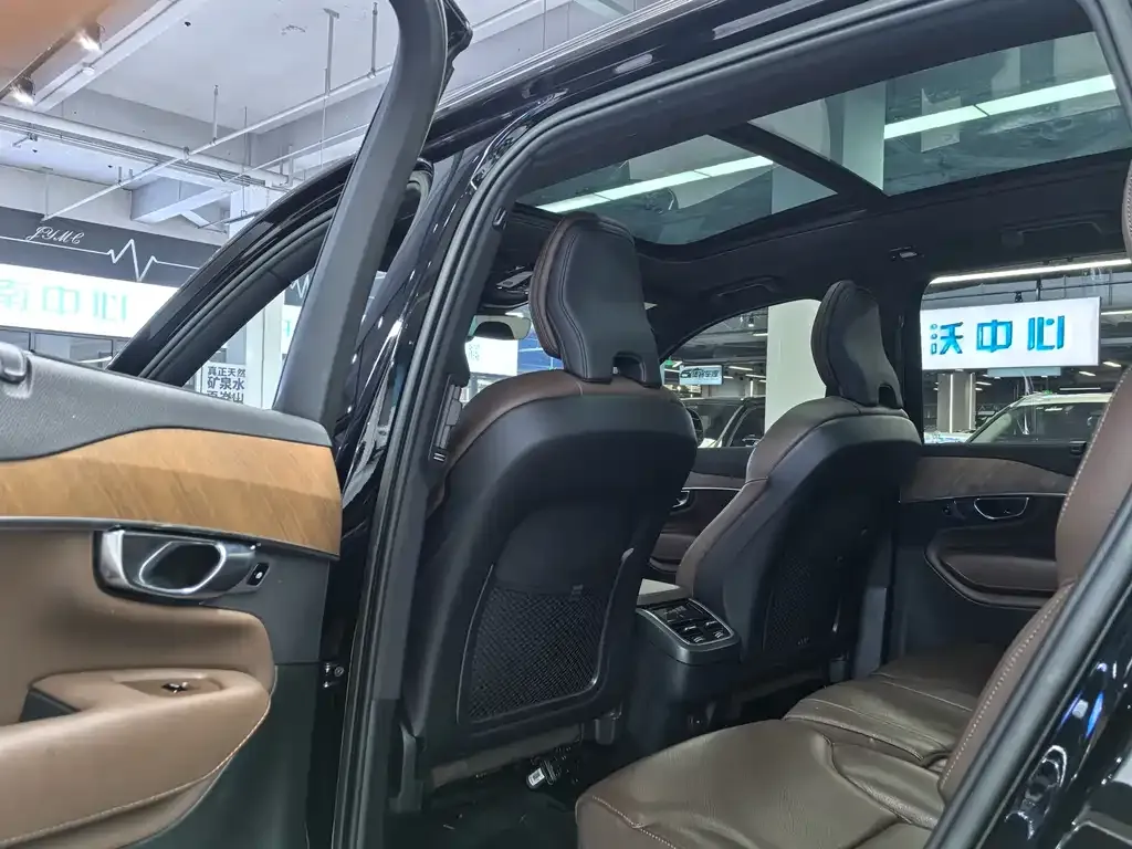 Volvo XC90 — фото 7