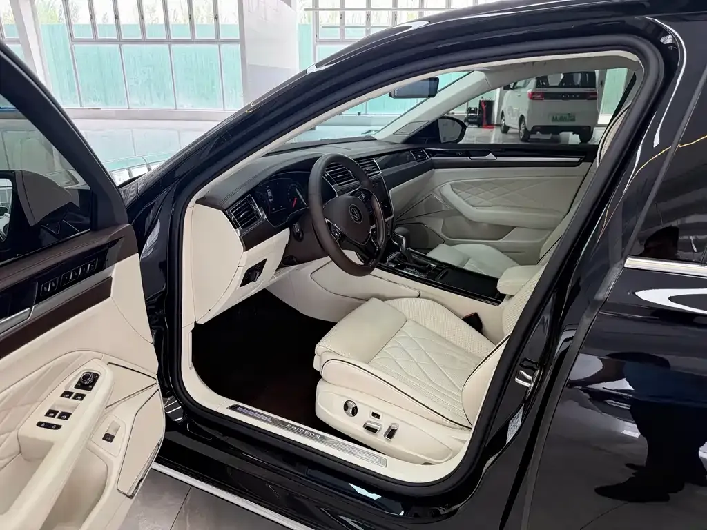 Volkswagen Phideon — фото 7