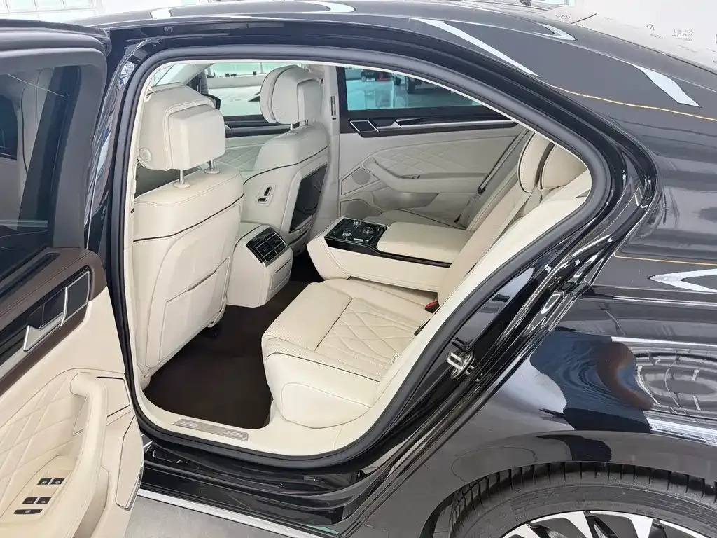Volkswagen Phideon — фото 6