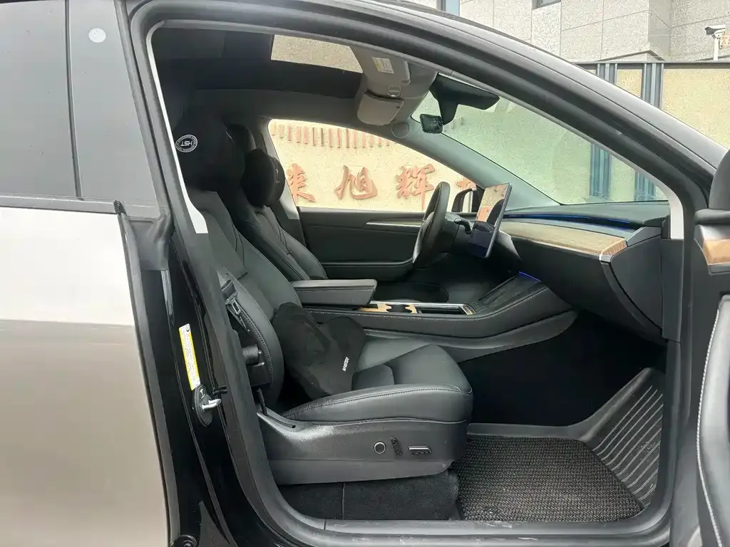 Tesla Model Y — фото 6