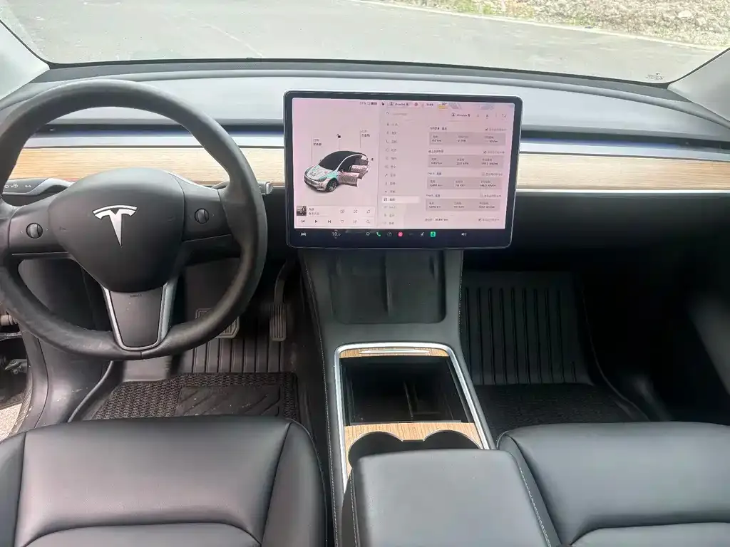 Tesla Model Y — фото 5