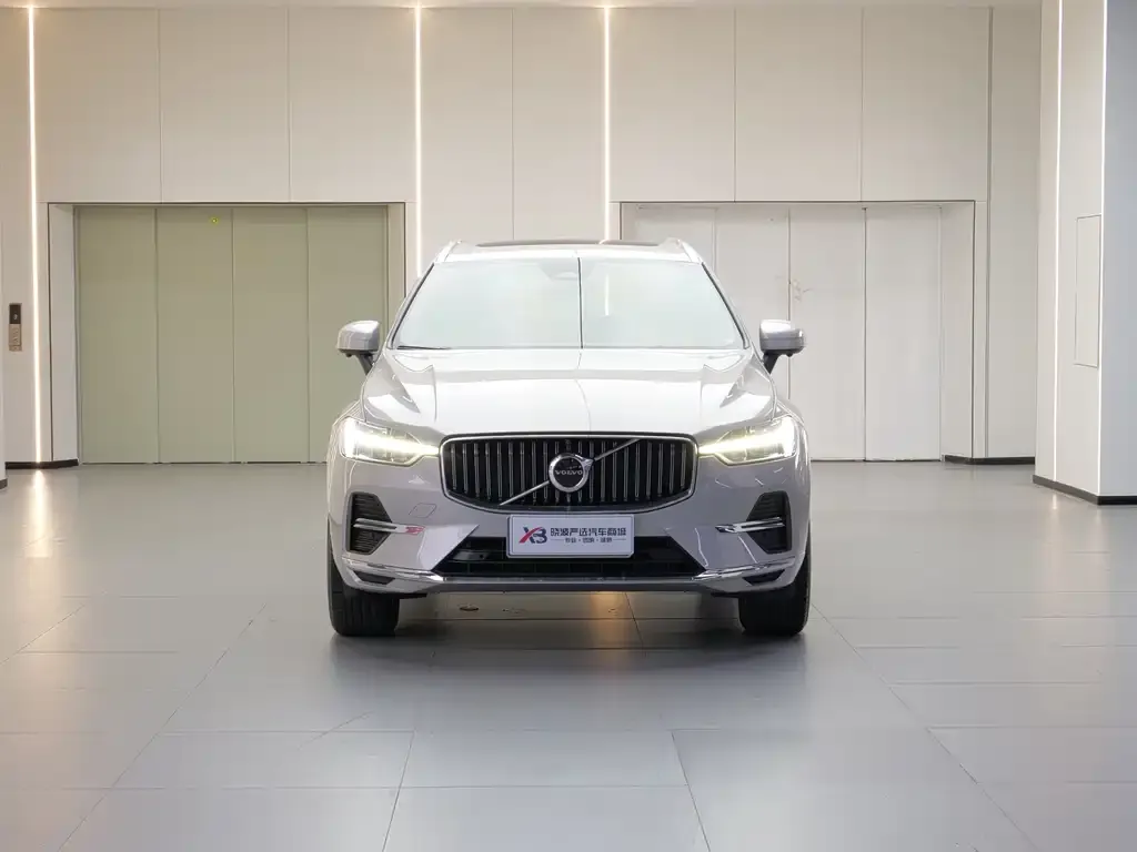 Volvo XC60 — фото 9