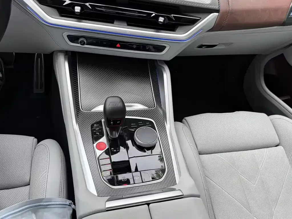 BMW XM 2024 из CN, фото 3