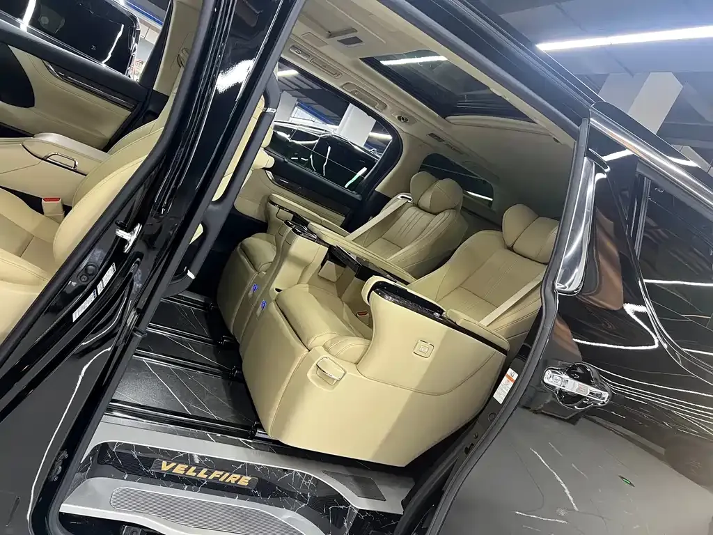 Toyota Vellfire — фото 7