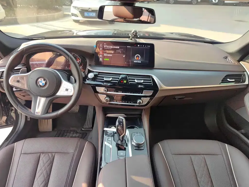 BMW 5 Series — фото 5