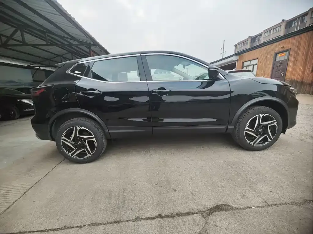 Nissan Qashqai — фото 8