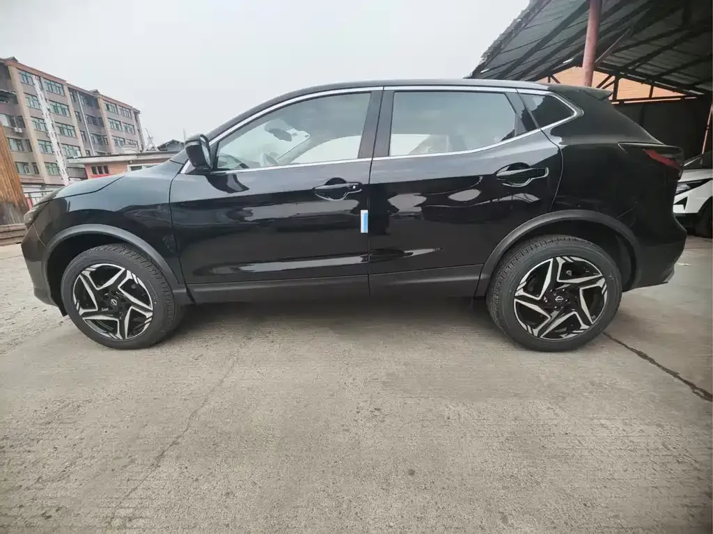 Nissan Qashqai — фото 10
