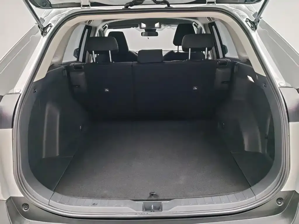 Toyota RAV4 — фото 9