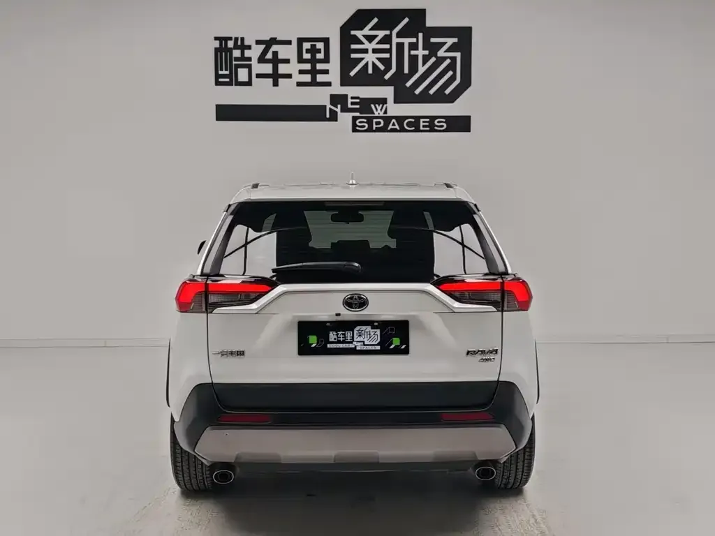 Toyota RAV4 — фото 2