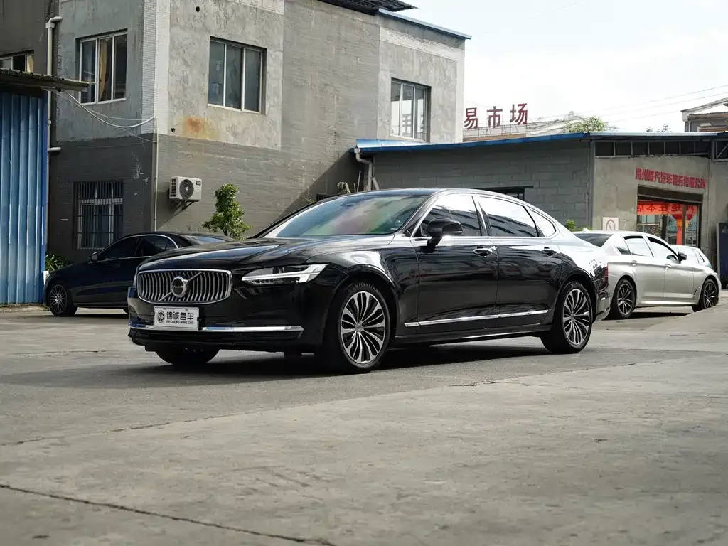 Volvo S90 — фото 1