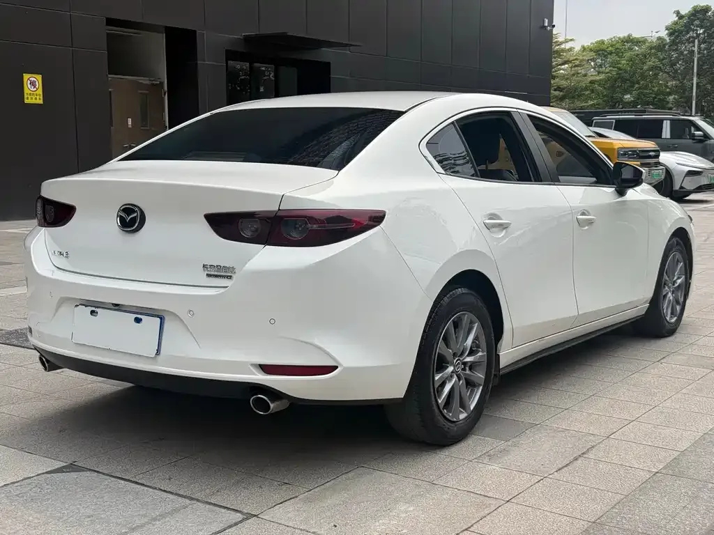Mazda 3 Axela — фото 6