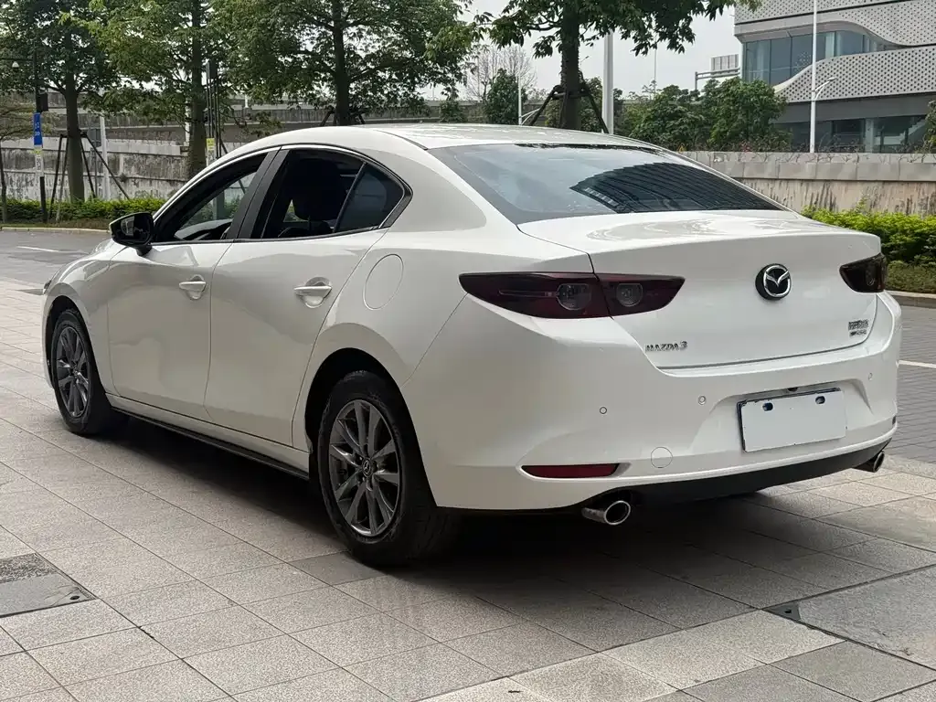 Mazda 3 Axela — фото 4