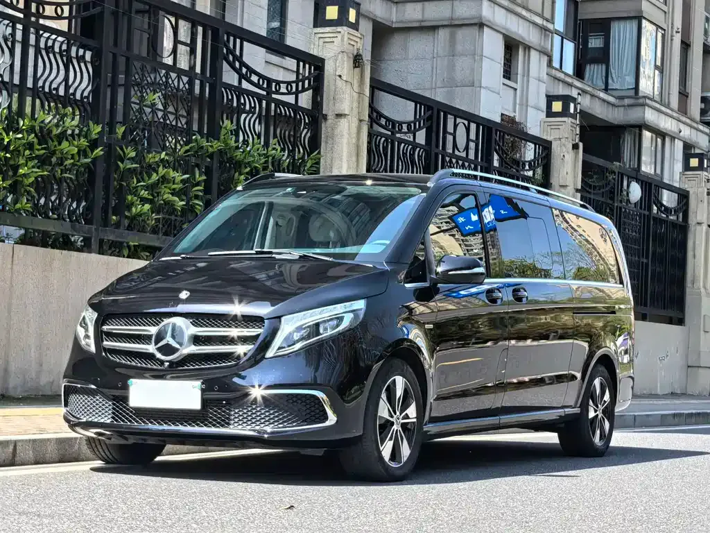 Mercedes-Benz V-Class — фото 1
