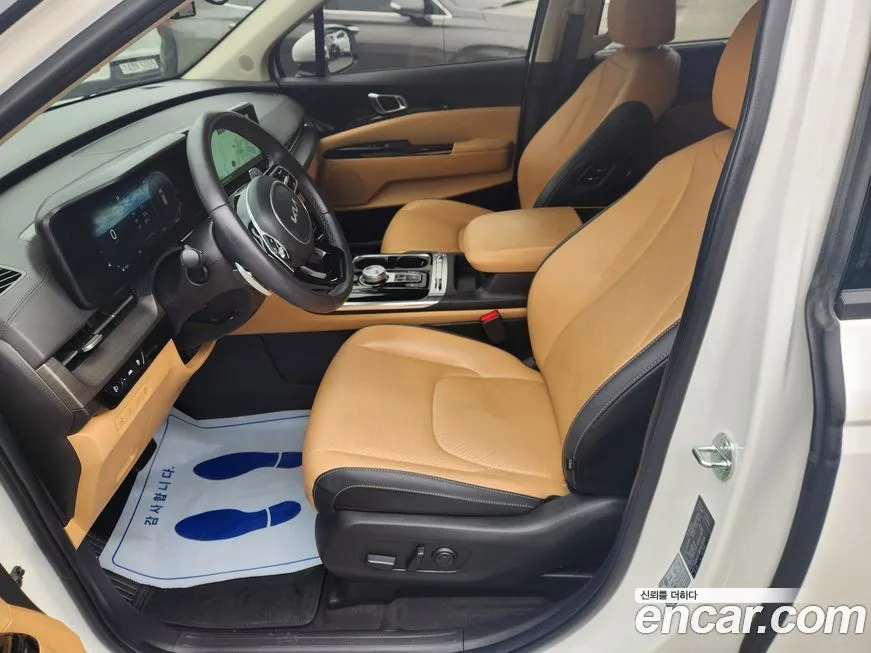 Kia Carnival — фото 10