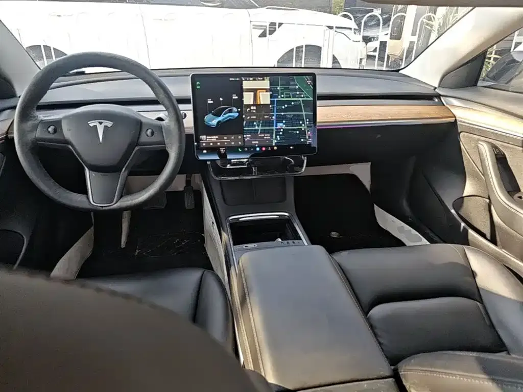 Tesla Model 3 — фото 6