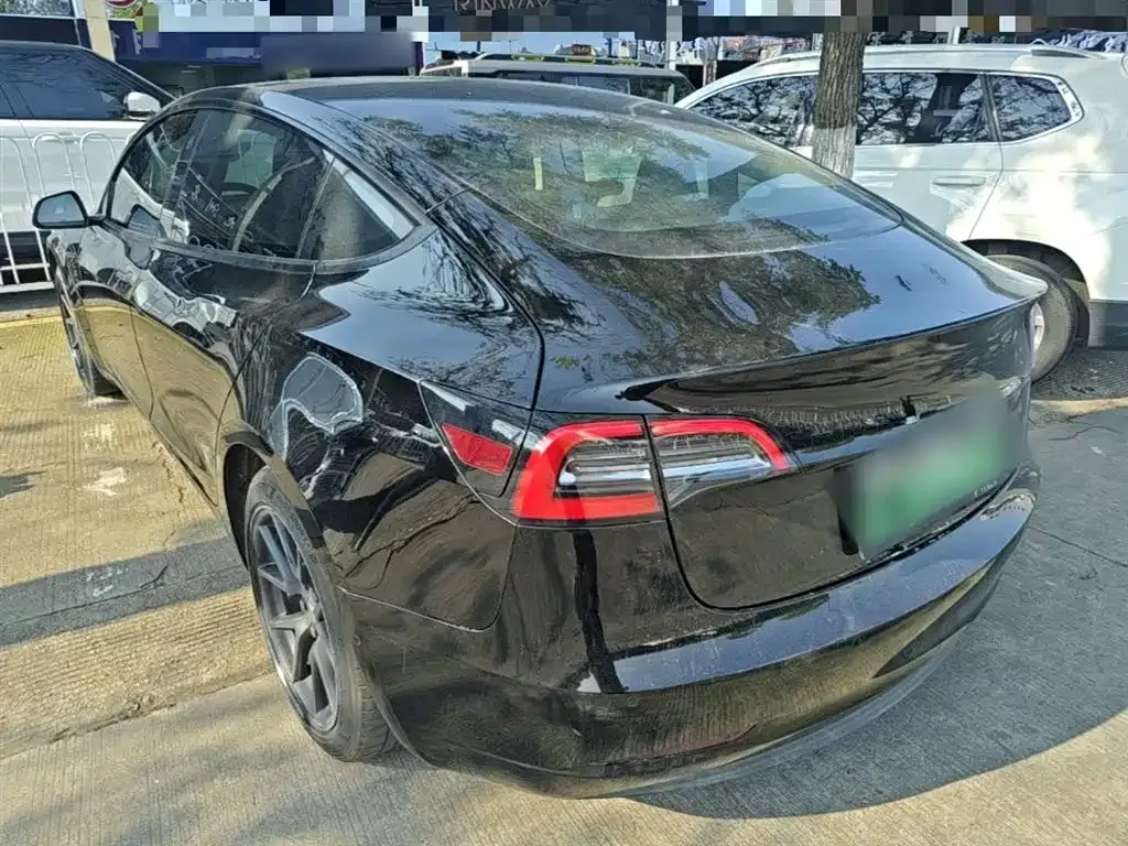 Tesla Model 3 — фото 2