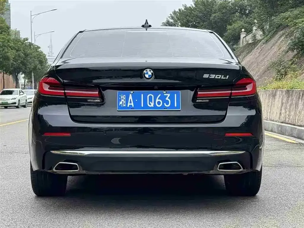 BMW 5 Series — фото 2
