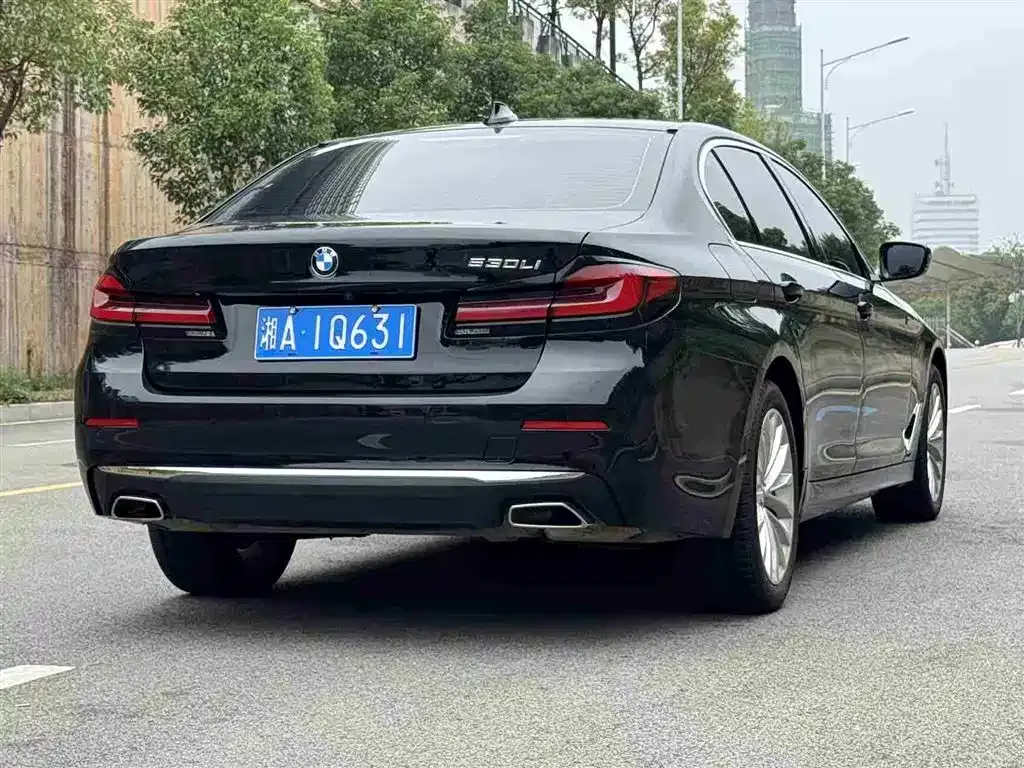 BMW 5 Series — фото 9