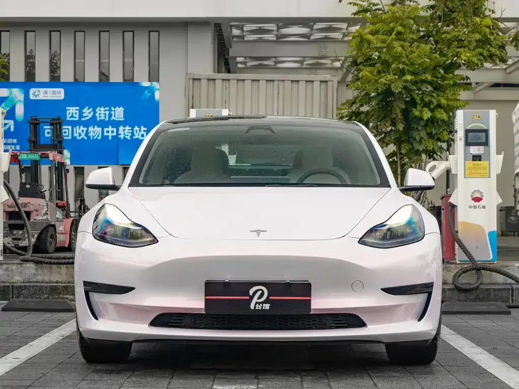 Tesla Model 3 — фото 5