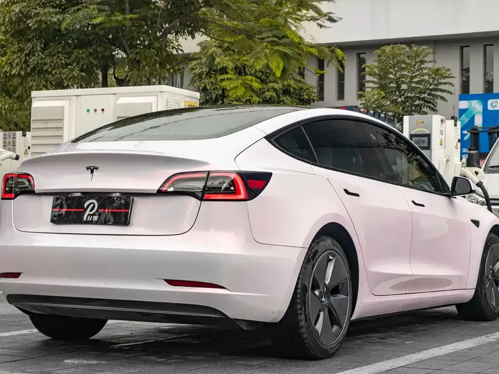 Tesla Model 3 — фото 4
