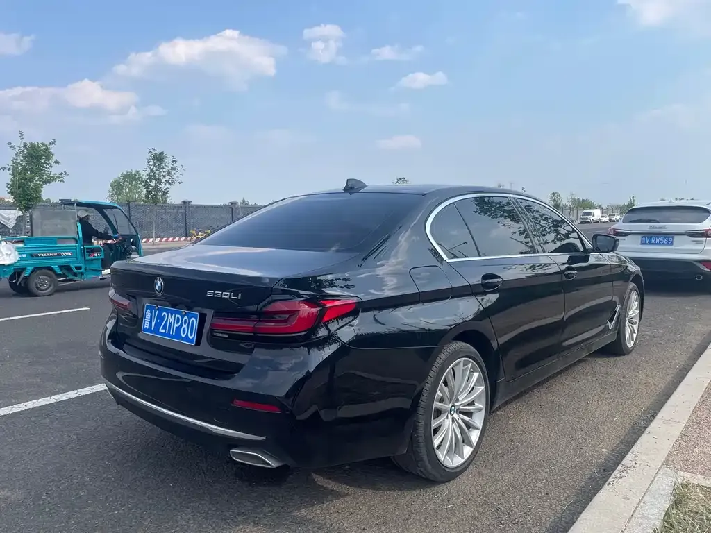 BMW 5 Series — фото 2