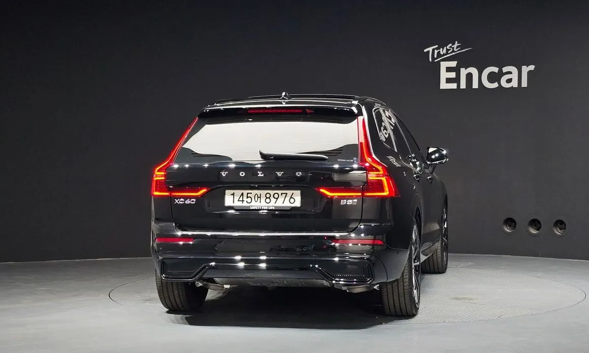 Volvo XC60 — фото 10