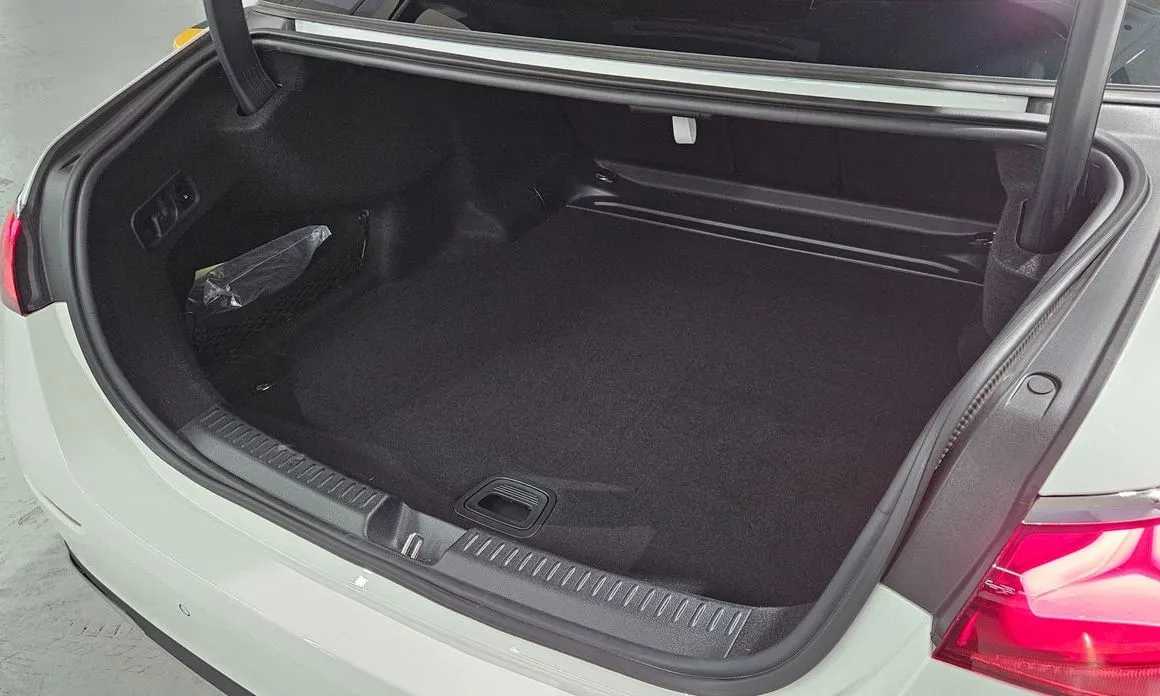 Mercedes-Benz E-Class 2024 из KR, фото 9