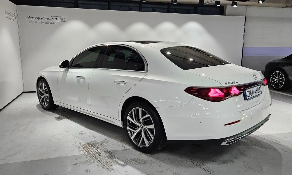 Mercedes-Benz E-Class 2024 из KR, фото 4