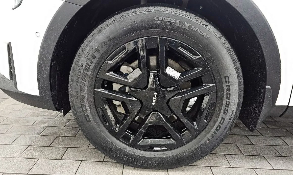 Kia Sorento — фото 7