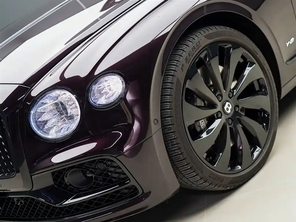 Bentley Flying Spur — фото 9