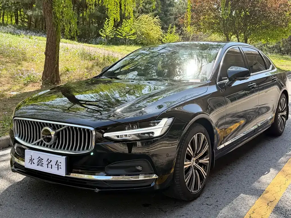 Volvo S90 — фото 1